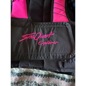 SeaQuest Explorer USA Hot Pink Scuba Vest & Mouth Hose Women’s Small